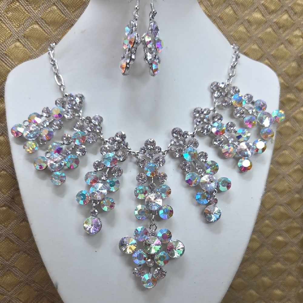 Aurora Crystal Statement Necklace & Earrings Set - Iridescent Silver